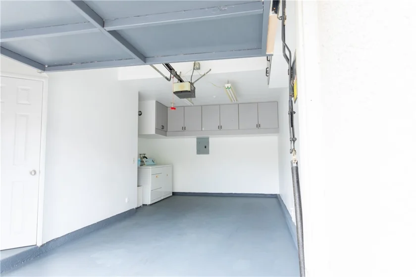 210 California Court photo 42