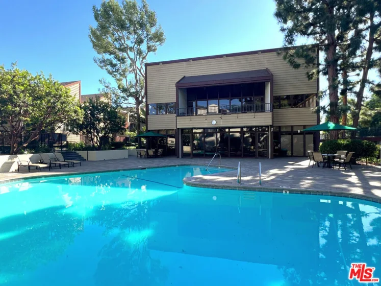6050 Canterbury Drive #F108 photo 23