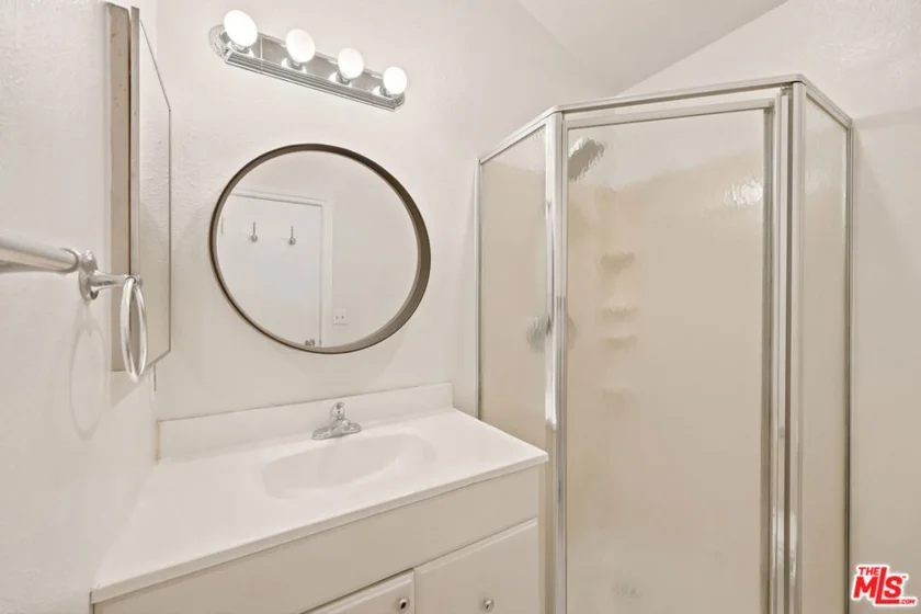 14937 Sherman Way #2 photo 41