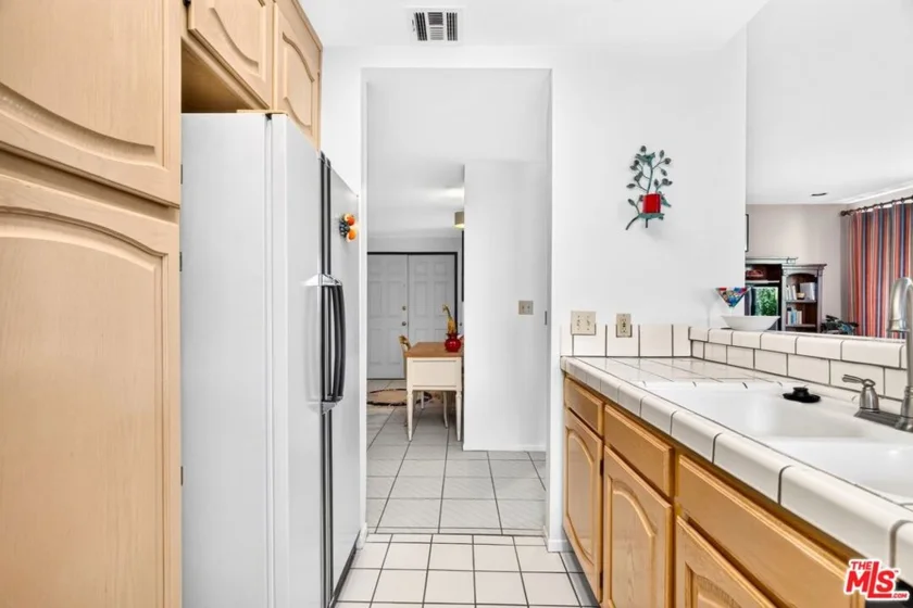 1741 Colby Avenue #203 photo 23