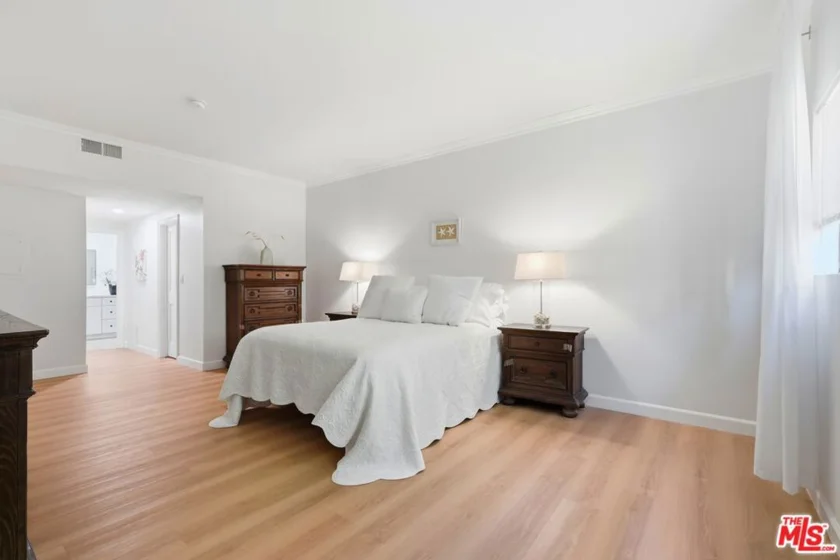 828 S Bedford Street #202 photo 11