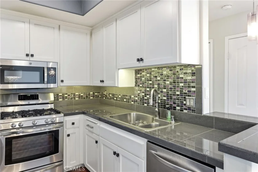 4455 Hazeltine Avenue #208 photo 14