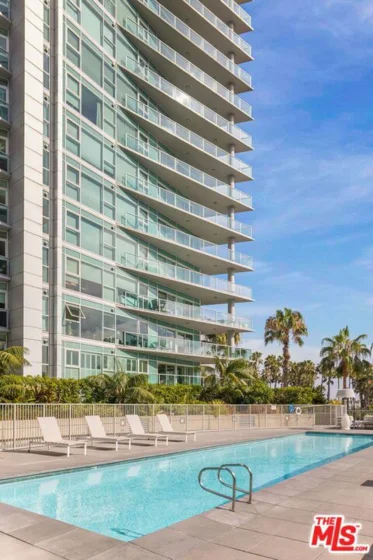 13600 Marina Pointe Drive #604 photo 27