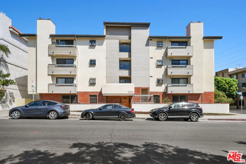 1250 Amherst Avenue #302 photo 3