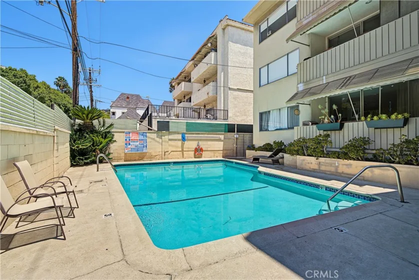N Laurel Avenue #202 photo 15