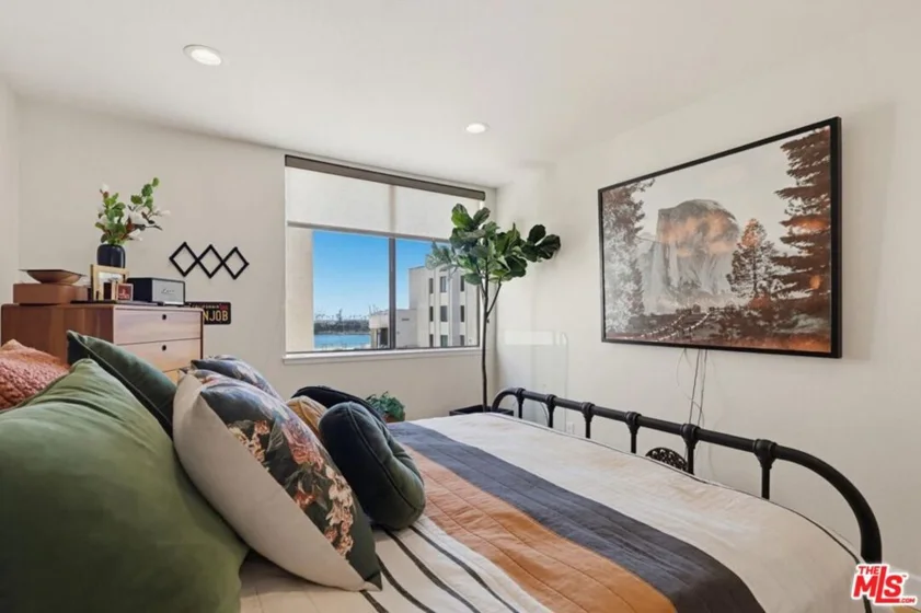 1140 E Ocean Boulevard #220 photo 30