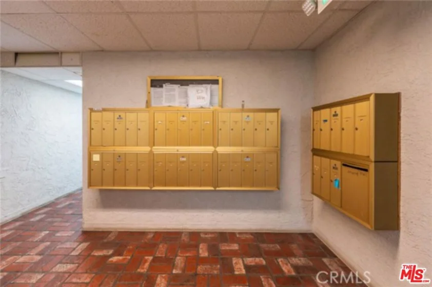 1375 Kelton Avenue #104 photo 25