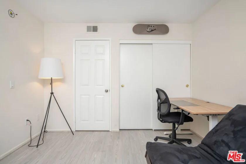 1942 Grace Avenue #217 photo 7