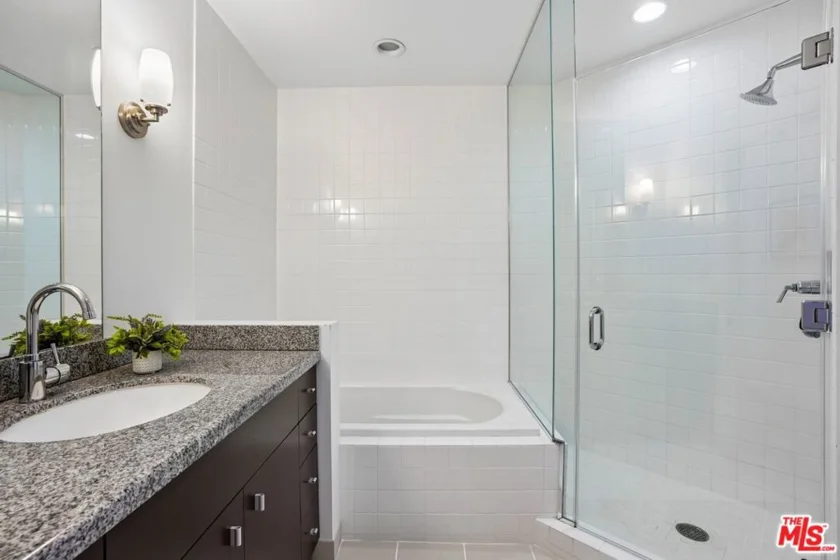 1100 Wilshire Boulevard #2105 photo 20