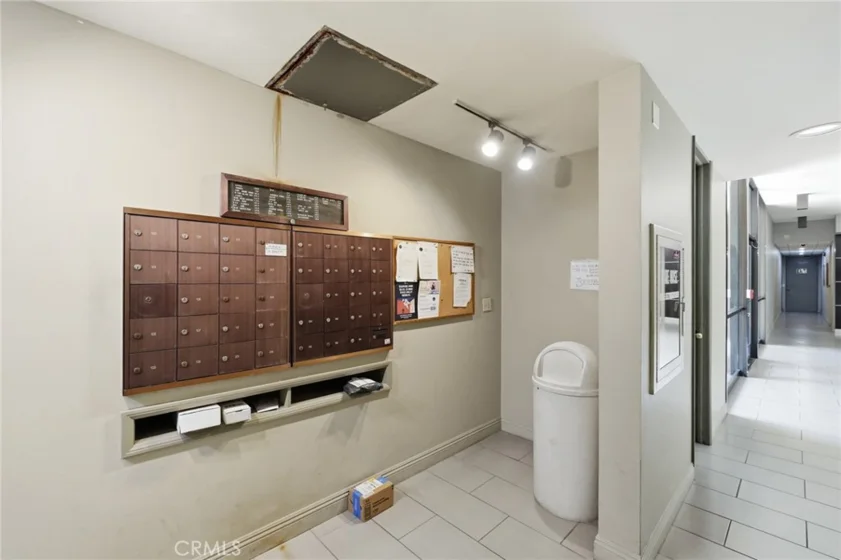 4477 Wilshire photo 40
