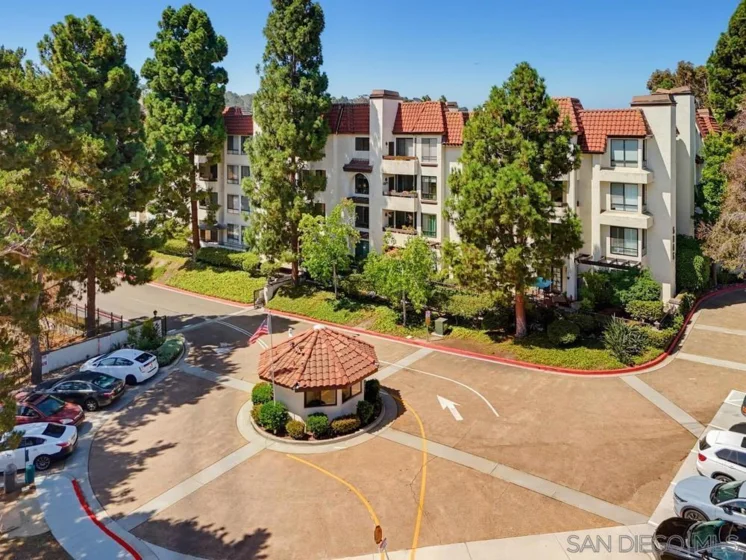 5865 Friars Road #3104 photo 34
