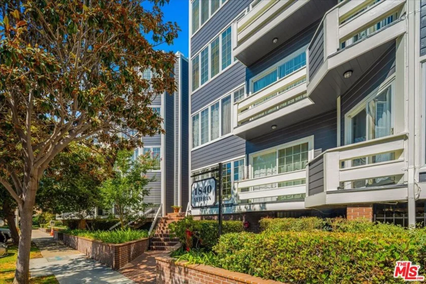1840 Veteran Avenue #301 photo 1