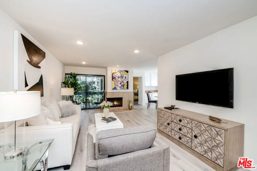 15335 Magnolia Boulevard #215 photo 1