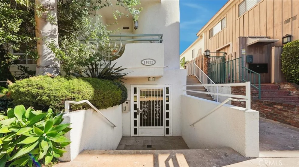 11822 Goshen Avenue #303 photo 12