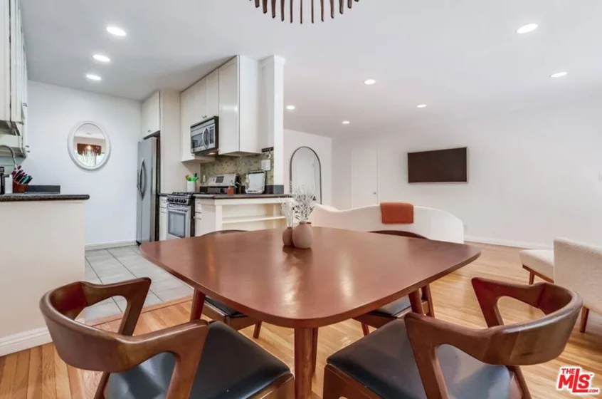 1275 Havenhurst Drive #4 photo 20