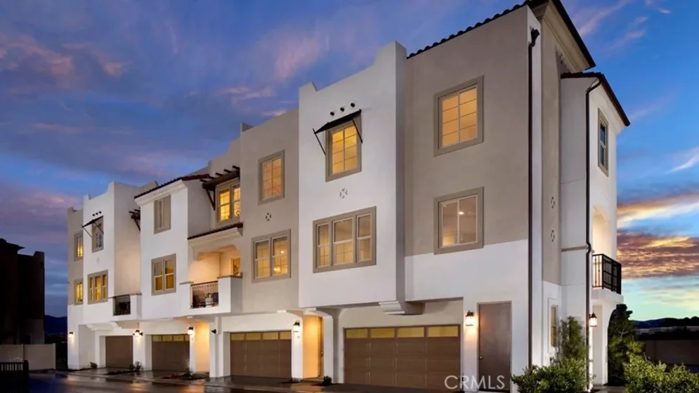 312 Waverunner Court photo 1