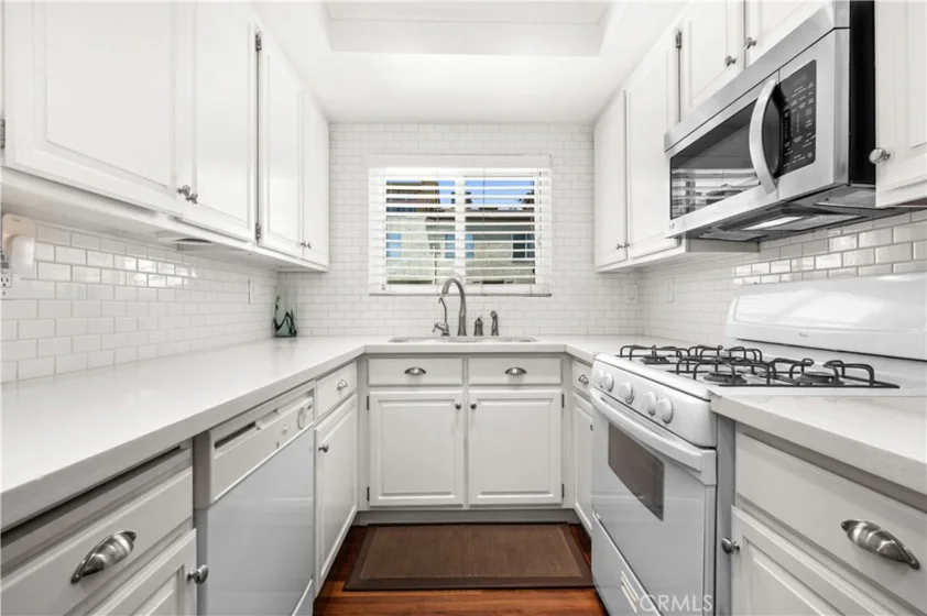 1022 S Marengo #5 photo 10