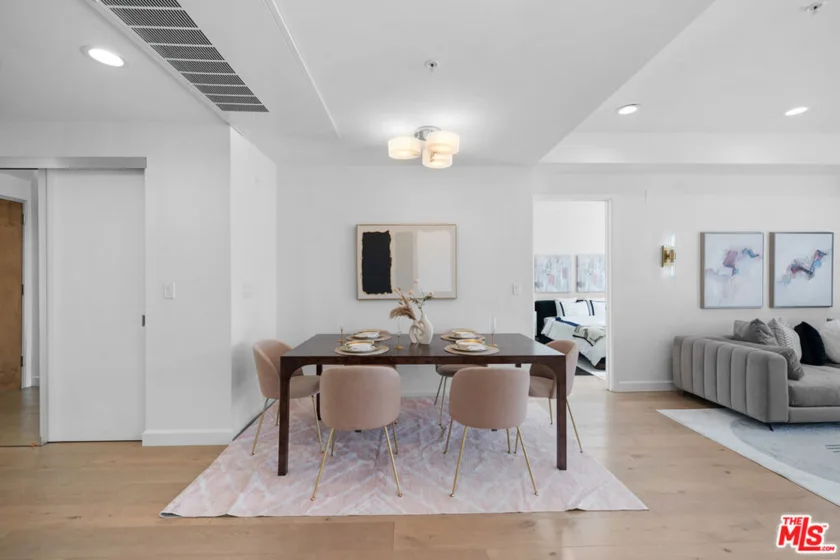 105 S Mariposa Avenue #204 photo 16