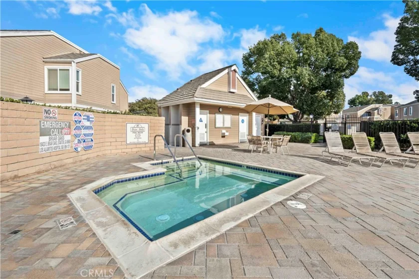 10452 W Briar Oaks photo 14