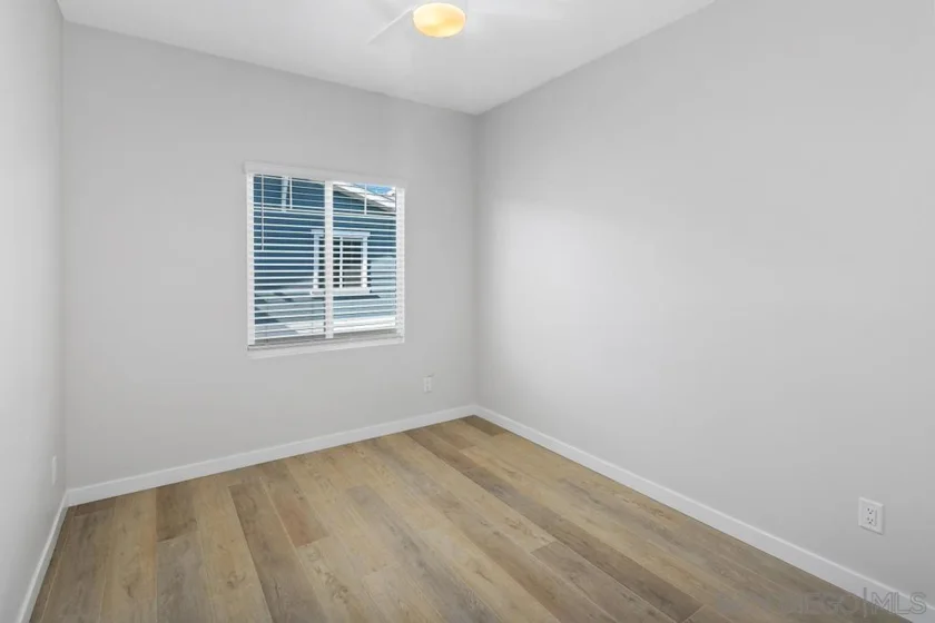 1345 Holly Avenue photo 29