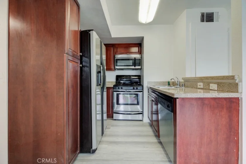 5515 Canoga Avenue #105 photo 7