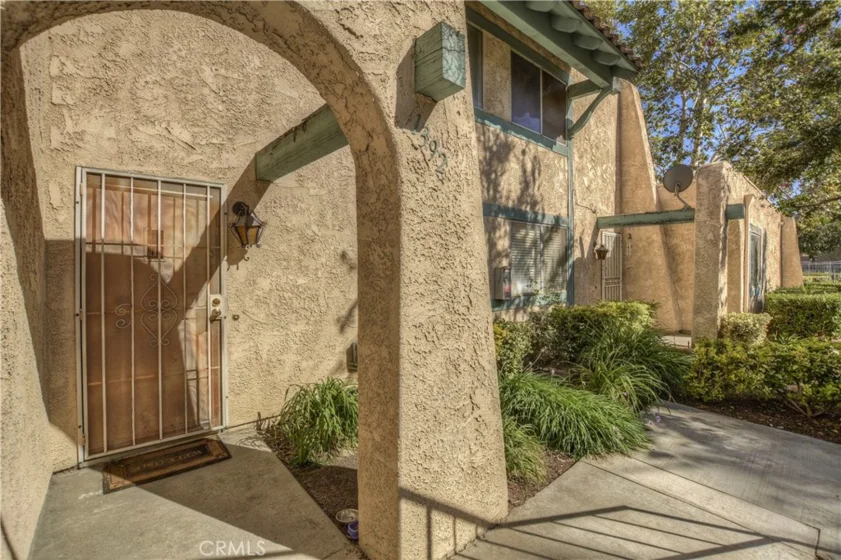 1392 Clemson Way photo 1
