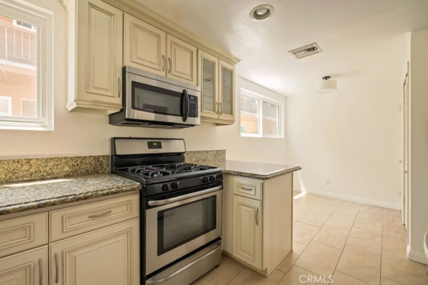 13948 Moorpark Street #4 photo 13