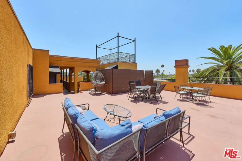 828 N Hudson Avenue #214 photo 19