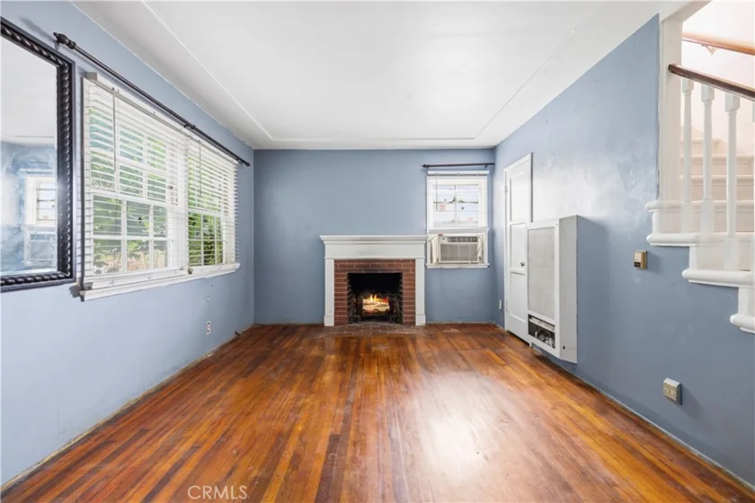 527 E Maple photo 8