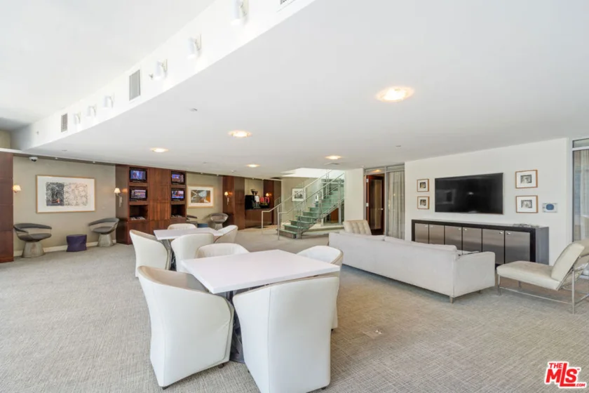 13700 Marina Pointe Drive #1126 photo 22
