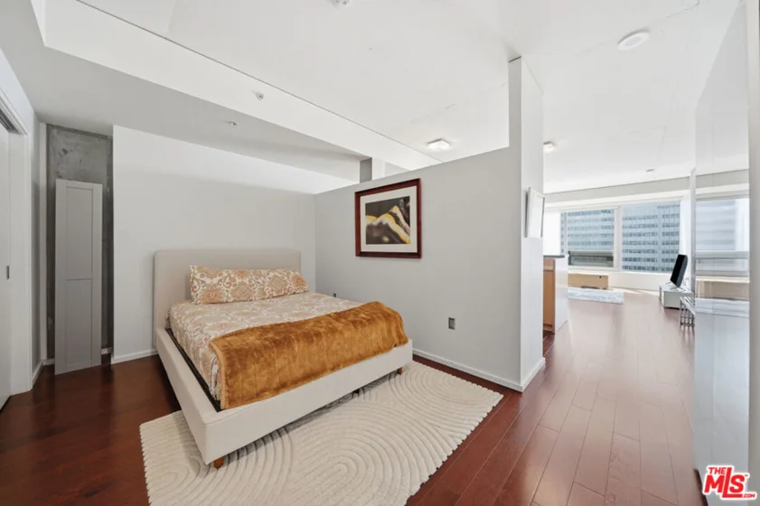 1155 S Grand Avenue #1405 photo 5