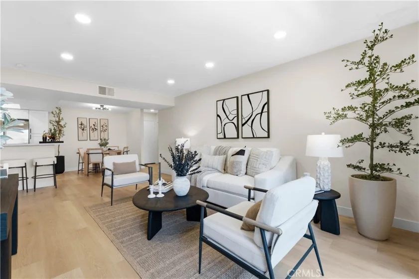 278 N Wilshire #B31 photo 3