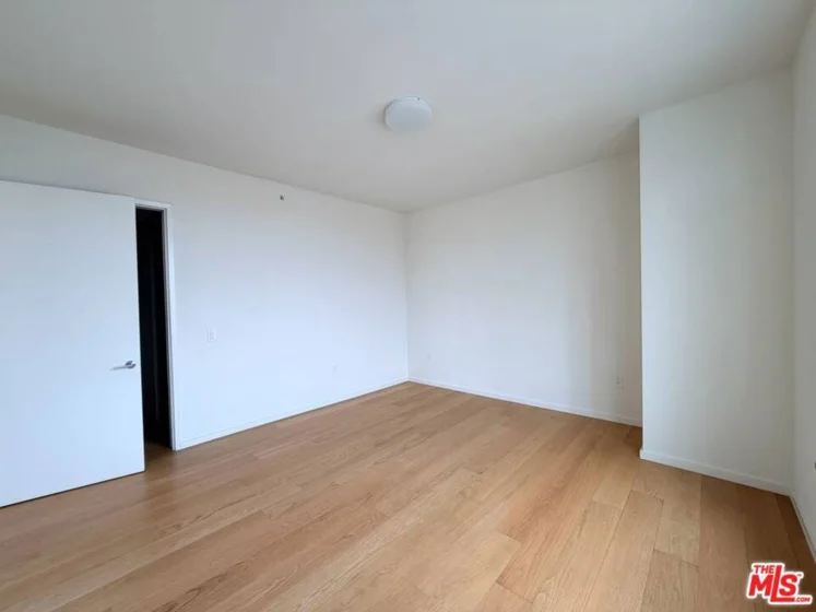 889 Francisco Street #1008 photo 5