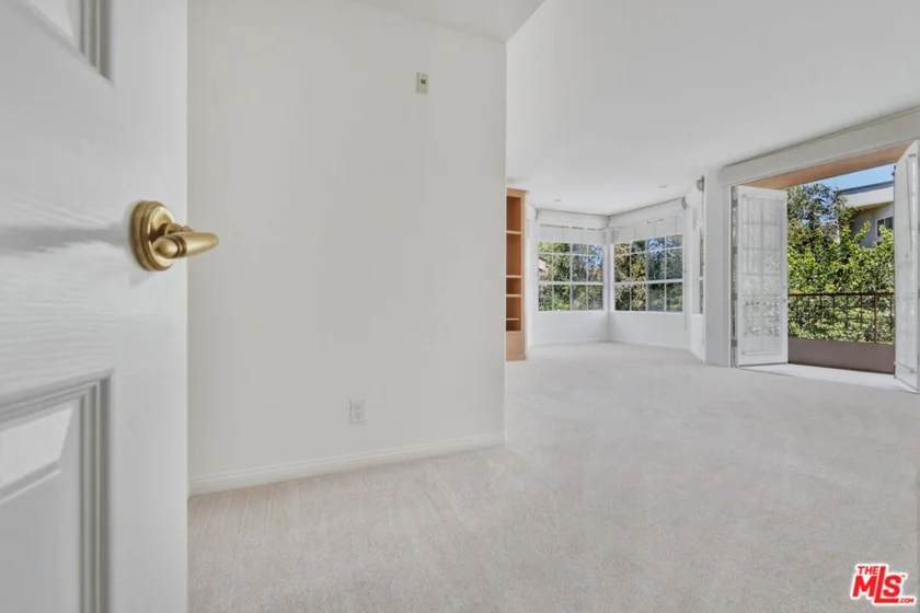 14570 Benefit Street #201 photo 31