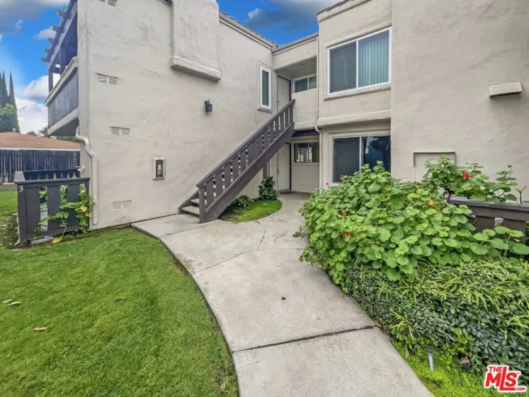 1925 W Houston Avenue #3 photo 1