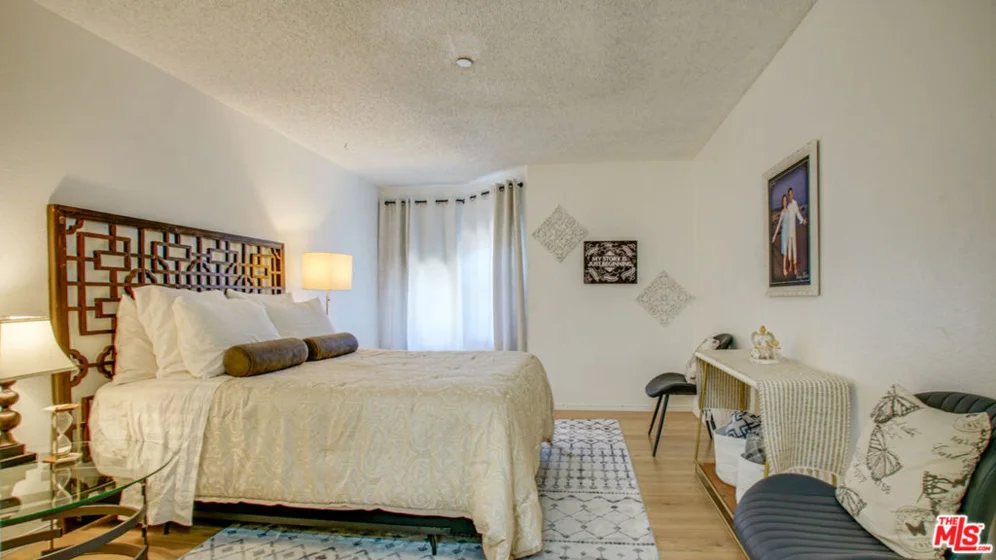 302 E Chestnut Avenue #215 photo 14