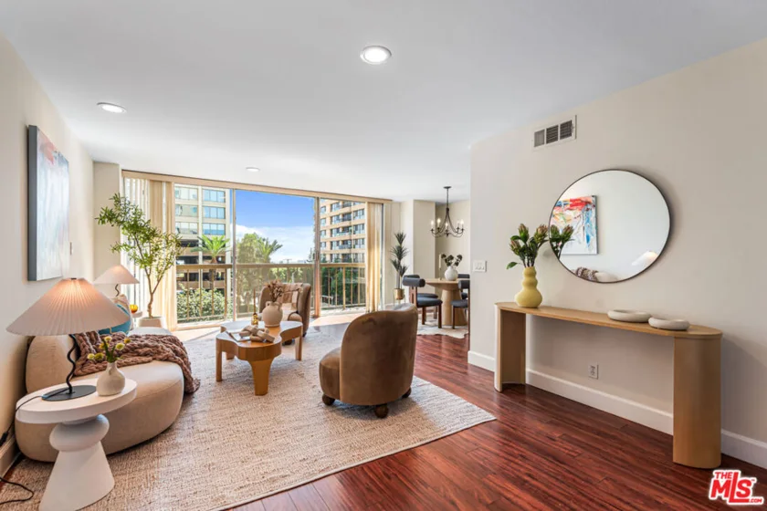 10747 Wilshire Boulevard #601 photo 1