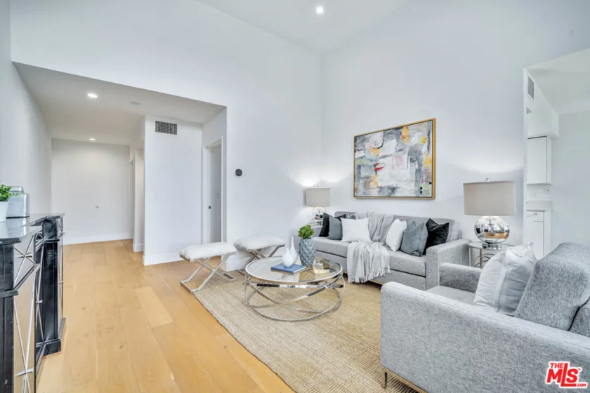 10345 Almayo Avenue #305 photo 1