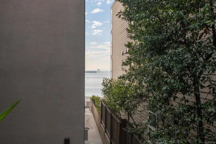 1235 Parker Place #2B photo 3