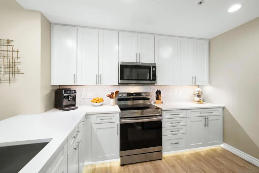253 10th Avenue #908 photo 10
