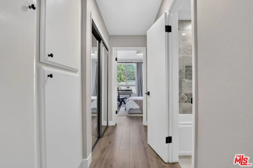 1509 Greenfield Avenue #207 photo 32