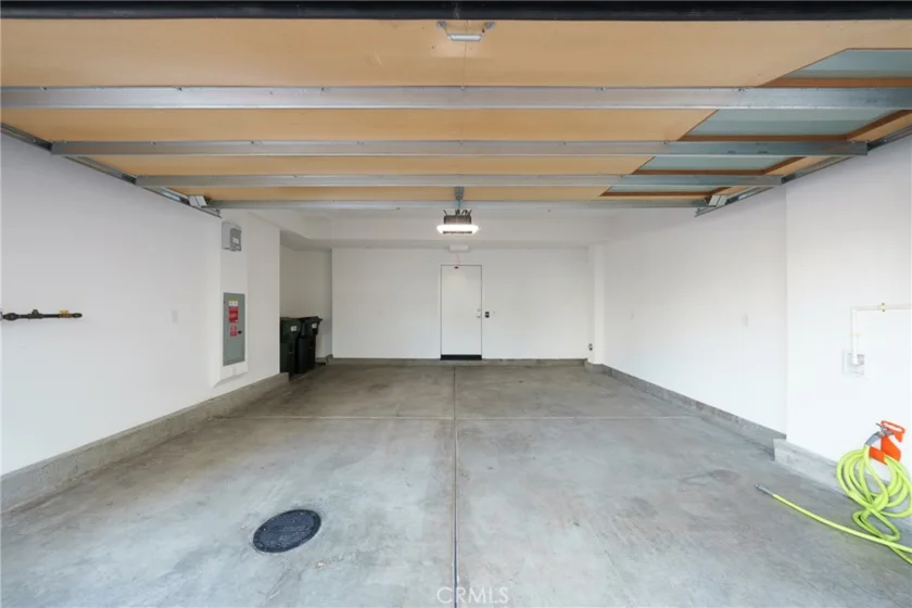1602 W Bushell photo 7