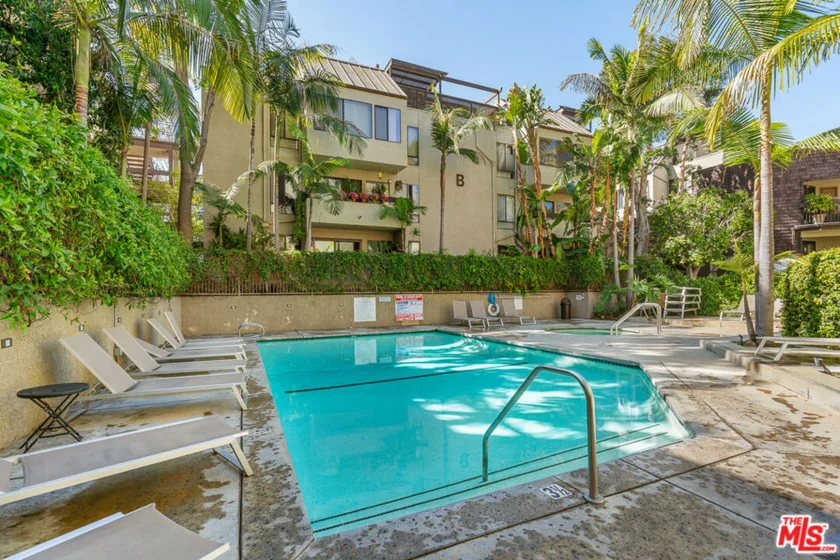 950 N Kings Road #106 photo 18