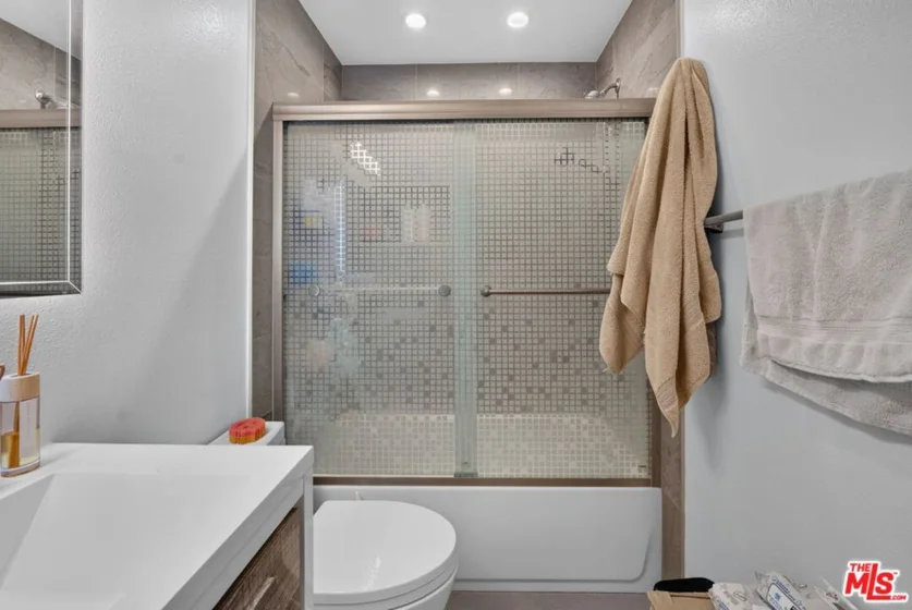 552 E Palm Avenue #C photo 21