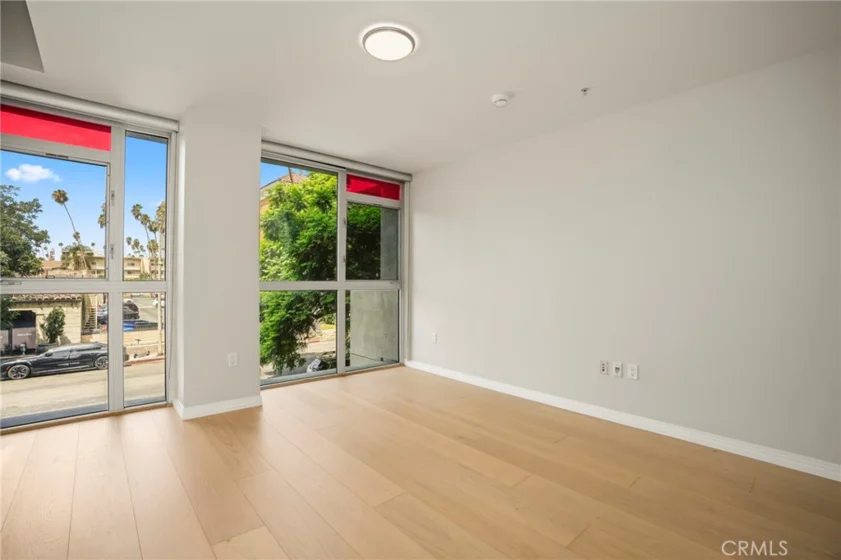 540 S Kenmore Avenue #203 photo 17