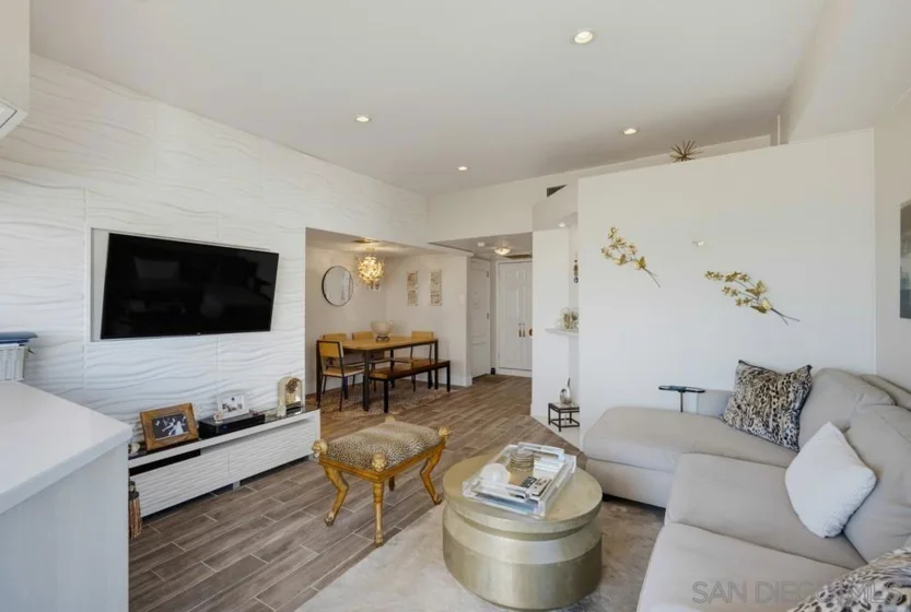 10501 Wilshire Boulevard #1005 photo 9
