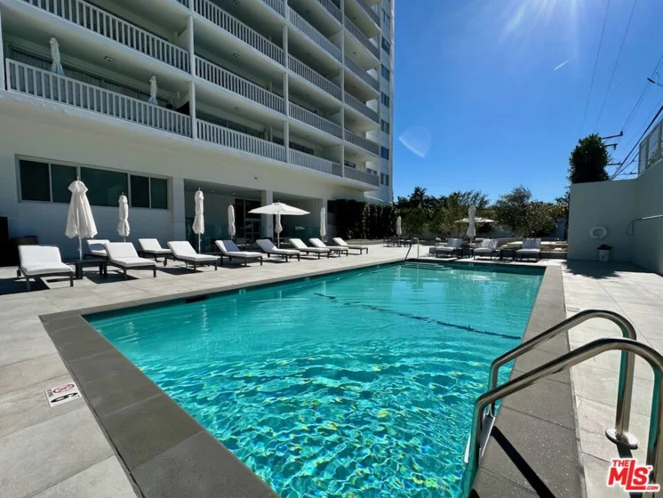 999 N Doheny Drive #408 photo 16