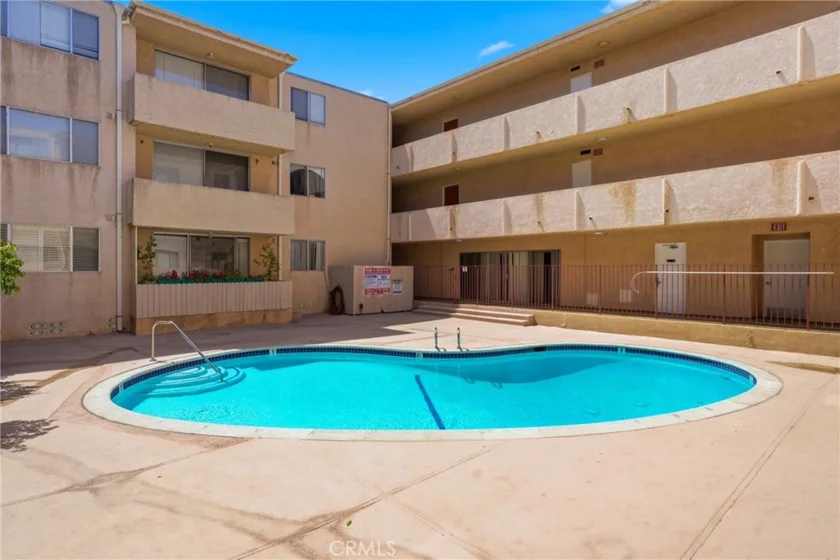 5429 Newcastle # 303 photo 25