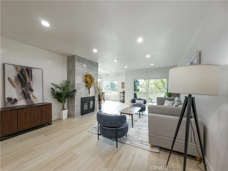 1944 Glendon Avenue #209 photo 6