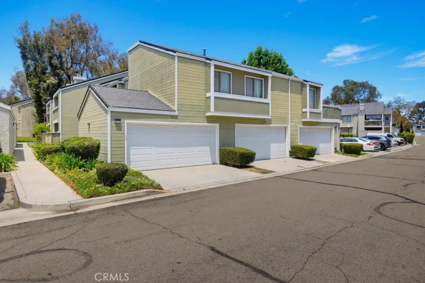 23411 Cambridge photo 1